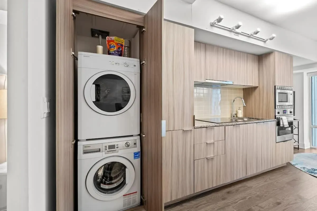 Chic And Central 2 Bedroom Condo In Downtown Toronto Lejlighed