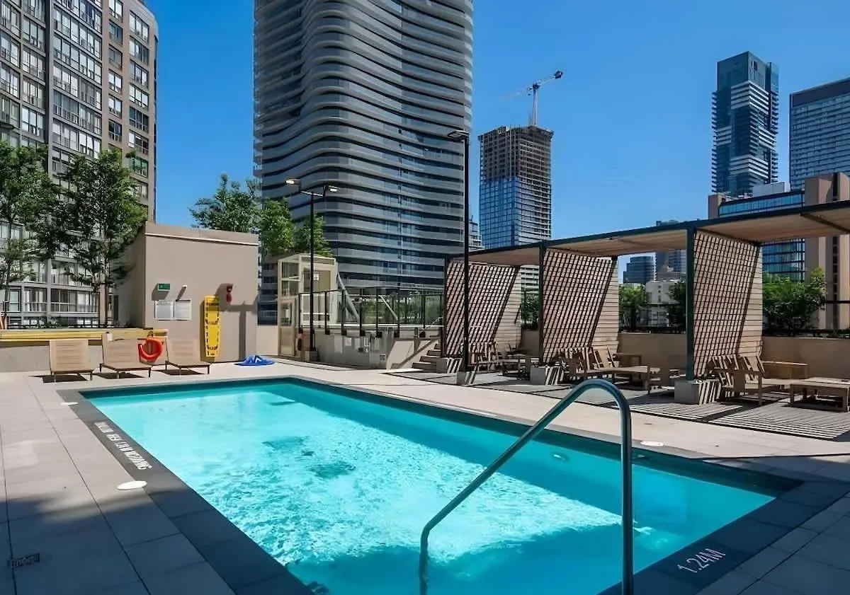 Chic And Central 2 Bedroom Condo In Downtown Toronto Canada