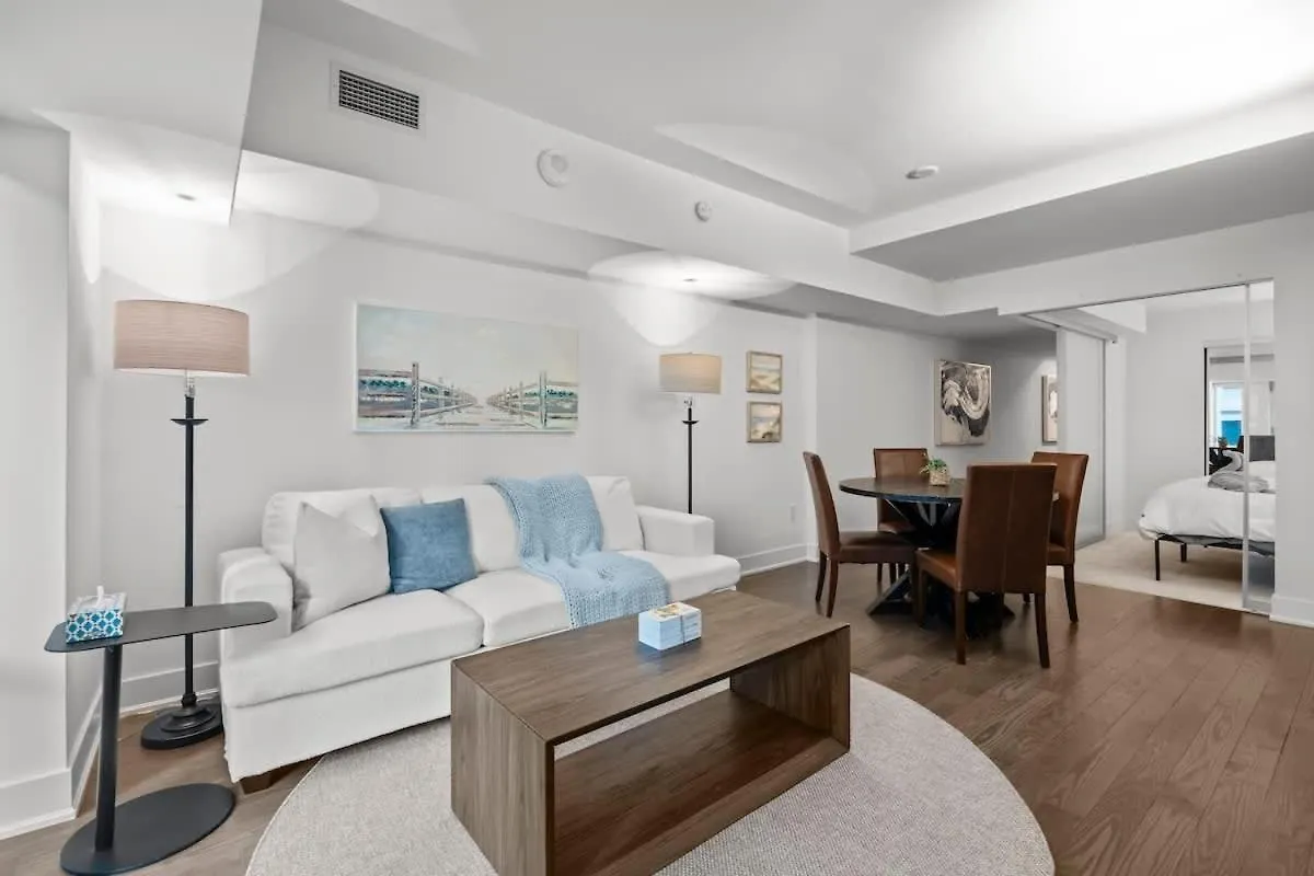 Chic And Central 2 Bedroom Condo In Downtown Toronto Apartman